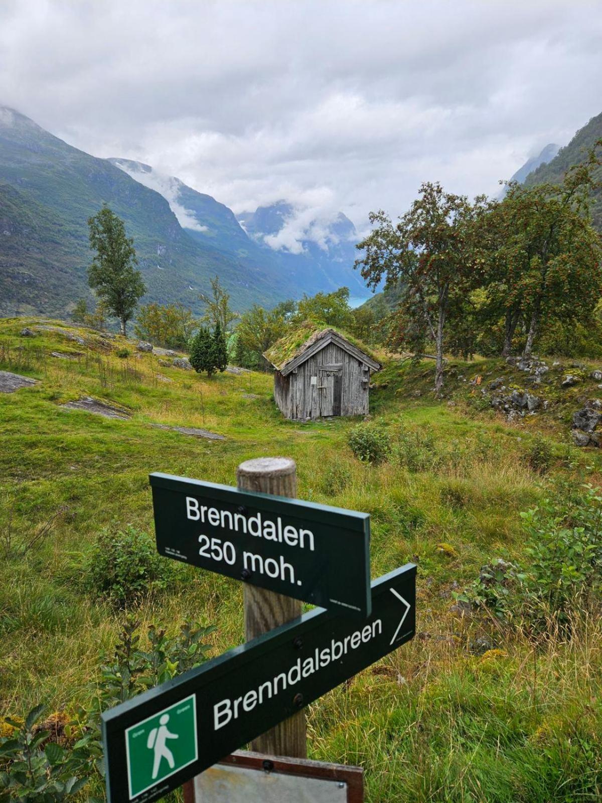 Holiday home Trollbu Aabrekk Gard Briksdalsbre